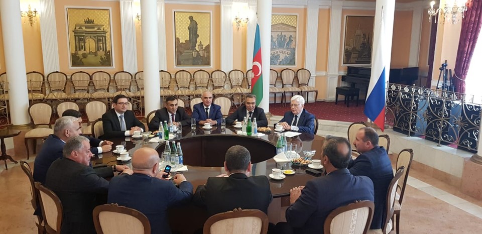 Главы азербайджанских СМИ поделились с послом России впечатлениями о визите в Москву